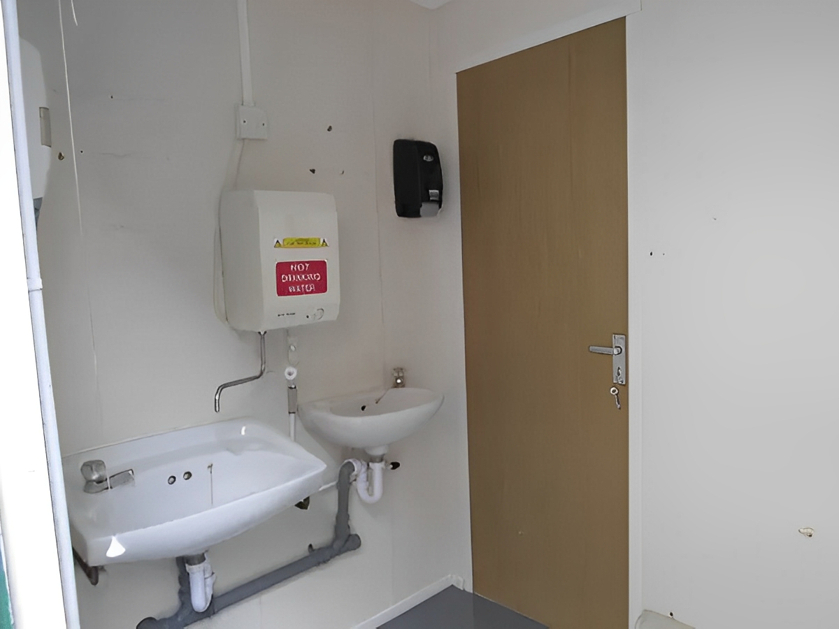 21 Steel Toilet Cabin 12Ft x 9Ft 5