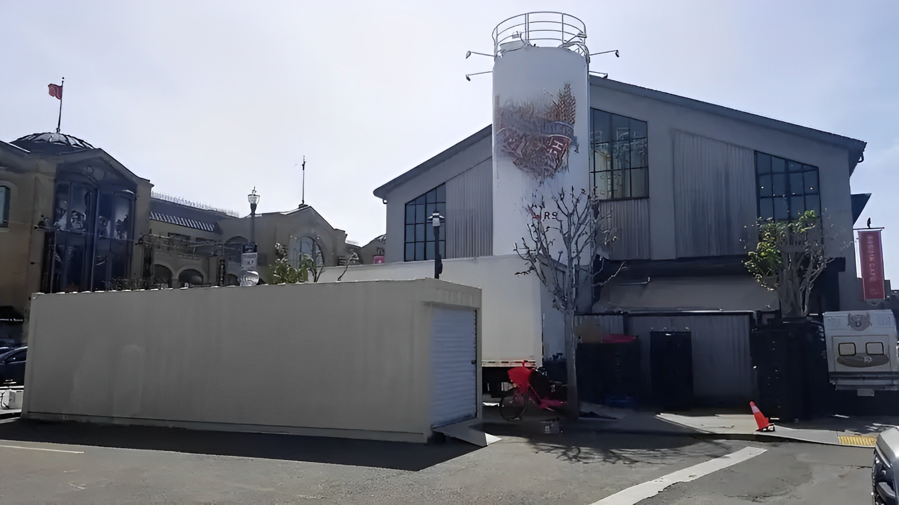 30ft Shipping Container with Roll Up Door3