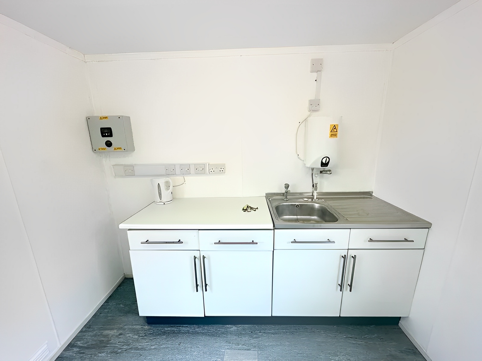 Static Welfare 24x9Ft Anti Vandal Cabin Office Canteen Toilet 10KVA Generator 9